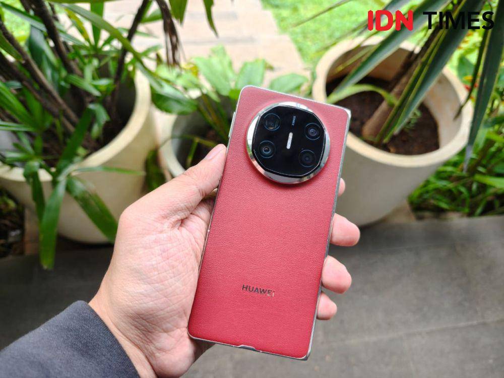 Huawei Mate X6 (IDN Times/Fatkhur Rozi)