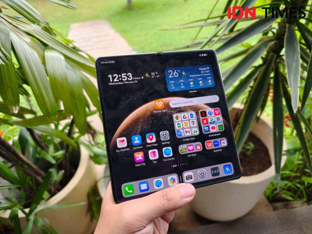 Huawei Mate X6 (IDN Times/Fatkhur Rozi)