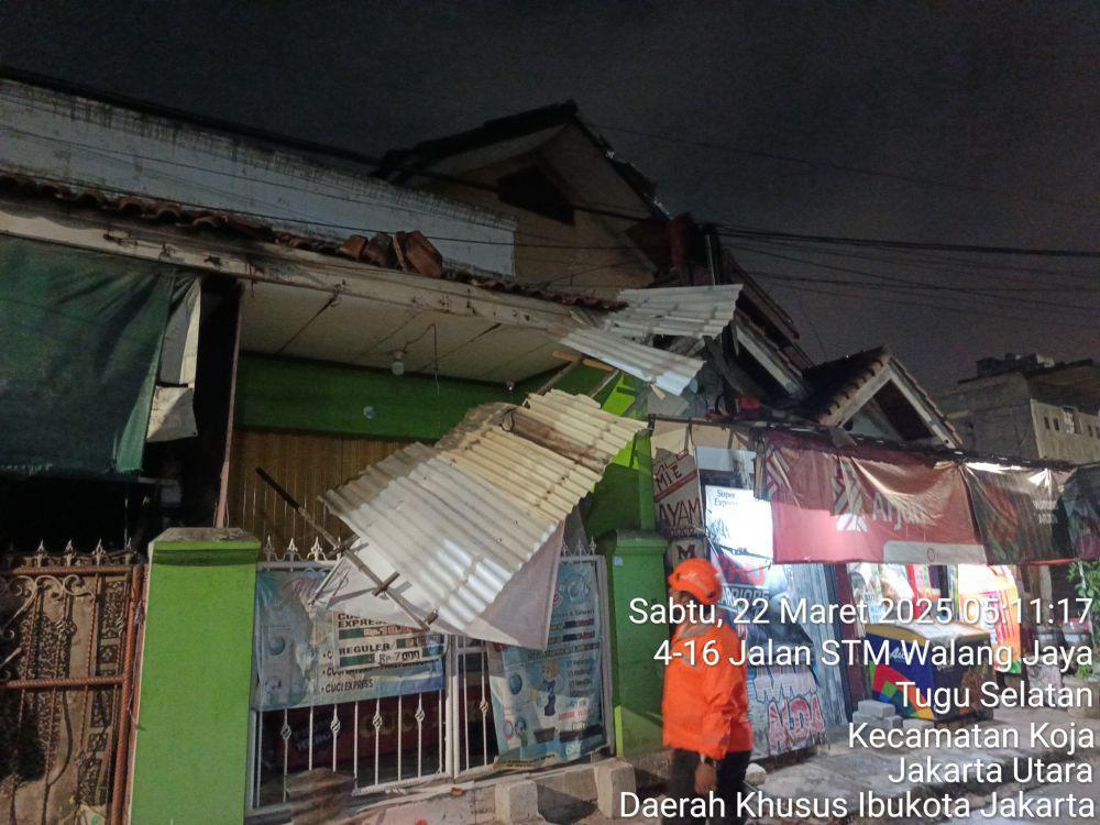 Angin Puting Beliung Rusak 38 Rumah di Koja