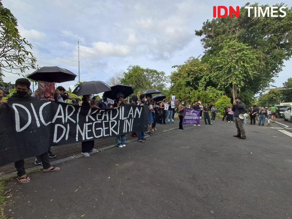 [PUISI] Bunga di Tengah Badai