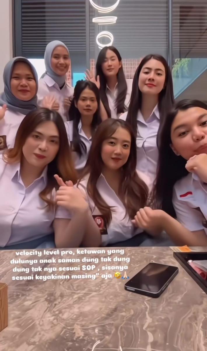 Felicya Angelista bukber dengan teman SMA (instagram.com/sarahnputri_)