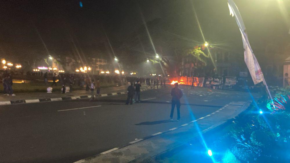 Demonstran Tolak UU TNI di Malang Marah Tidak Ditemui DPRD