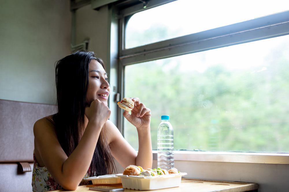 7 Jenis Camilan Sehat yang Cocok Dibawa Perjalanan Mudik