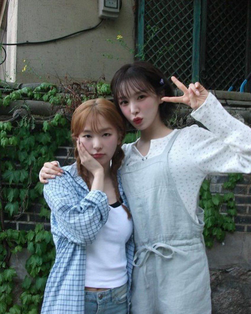 Seulgi dan Wendy Red Velvet (instagram.com/hi_sseulgi)
