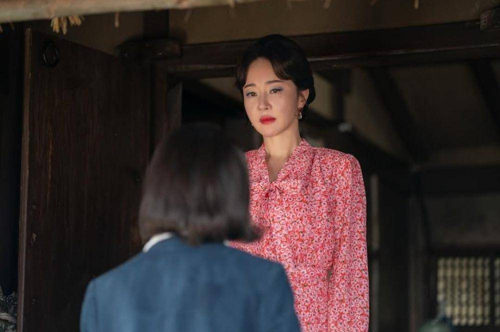 Uhm Ji Won di drama When Life Gives You Tangerines (instagram.com/netflixkr)
