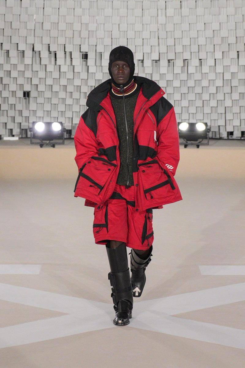 Off-White F/W 2025-26 di Paris Fashion Week (dok. Off-White)