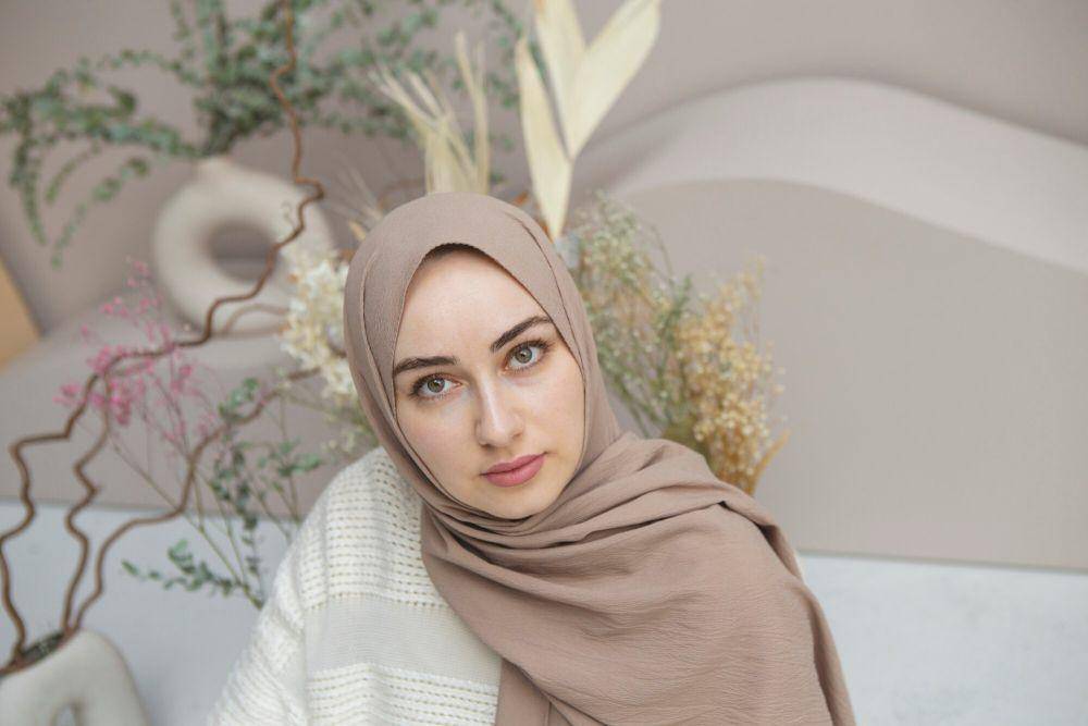ilustrasi seorang muslimah memakai hijab (freepik.com/freepik)
