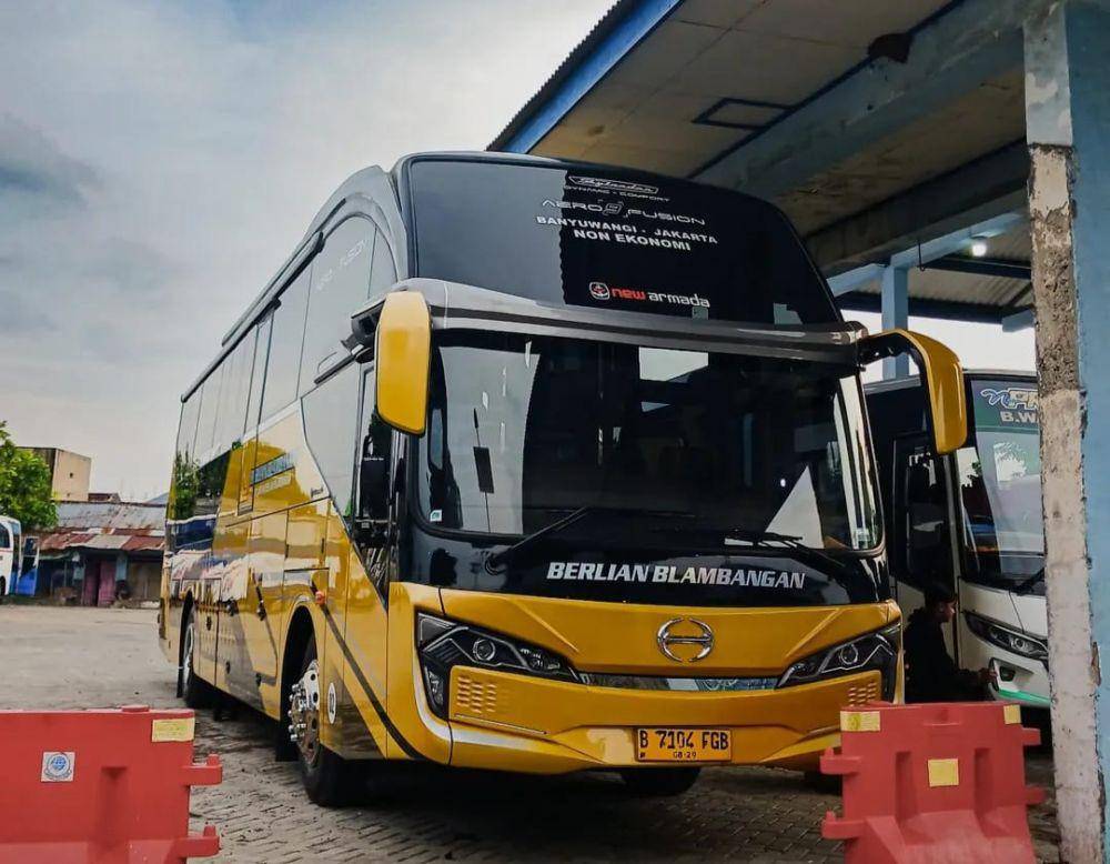 potret bus Berlian Blambangan (instagram.com/dirga.is.kandar)
