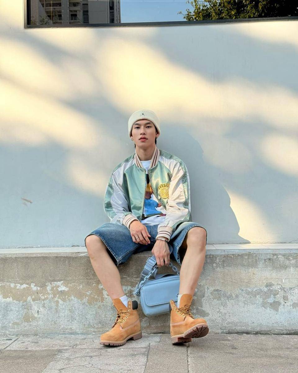 styling white t-shirt ala Offroad Kantapon (instagram.com/totogaback)