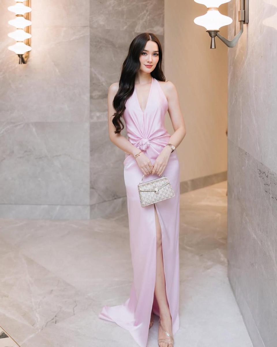 potret ide tas nuansa earth tone yang elegan dan berkelas ala Diana Flipo (instagram.com/dianaflipo)