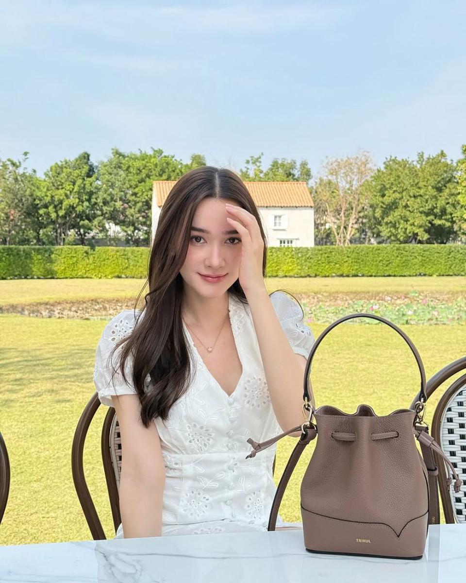 potret ide tas nuansa earth tone yang elegan dan berkelas ala Diana Flipo (instagram.com/dianaflipo)