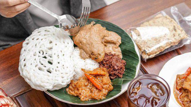 perbedaan cara penyajian gudeg solo dan gudeg jogja