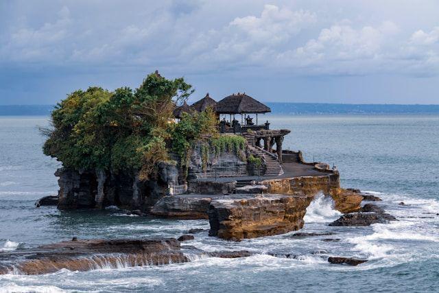 [QUIZ] Pilih Makanan Khas Bali Favoritmu, Kamu Cocoknya Pelesiran ke Destinasi Nyepi Ini