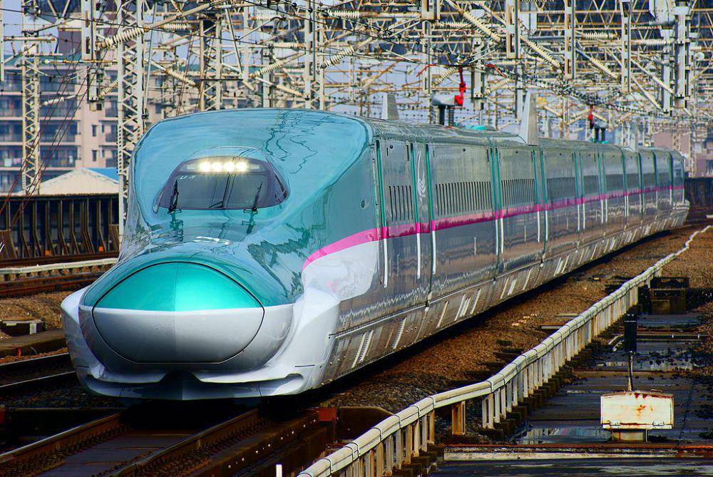 Shinkansen Sunrise Express (commons.wikimedia.org/Nanashinodensyaku)