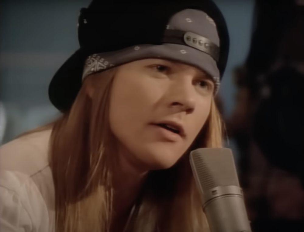 5 Musisi yang Pernah Berseteru dengan Axl Rose dari Guns N' Roses