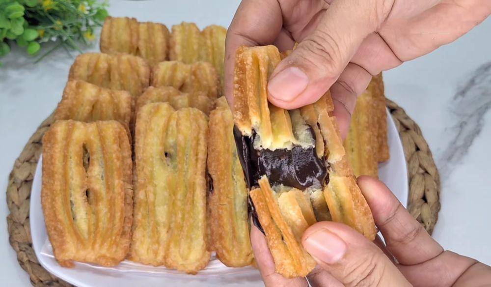 ilustrasi churros takaran sendok (YouTube.com/Rania Kitchen)