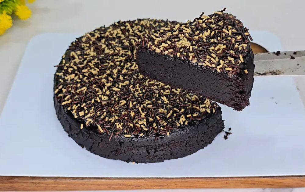 ilustrasi brownies kukus cokelat tanpa telur dan mixer (YouTube.com/Rania Kitchen)