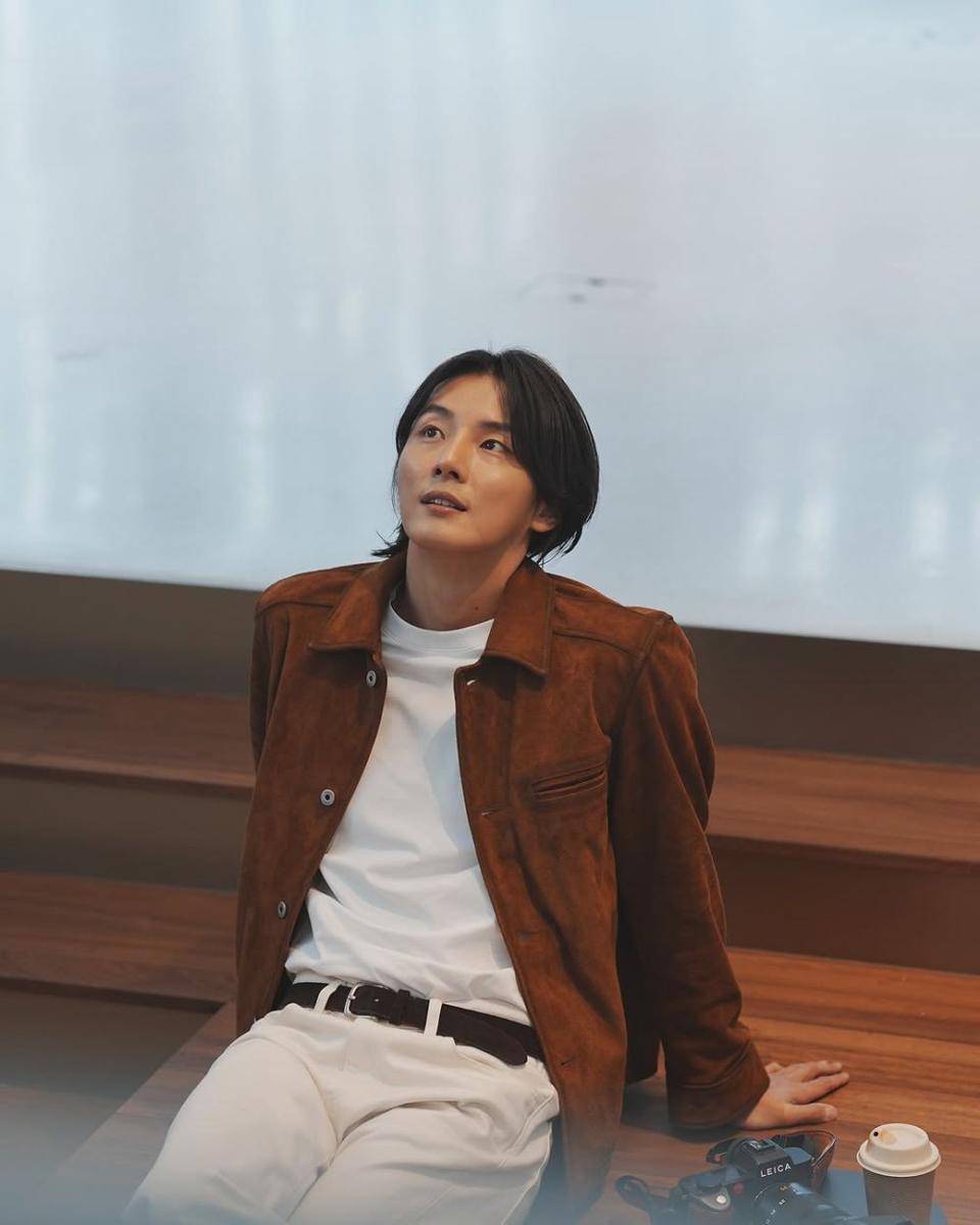 Yoon Shi Yoon (instagram.com/_yunsiyun)