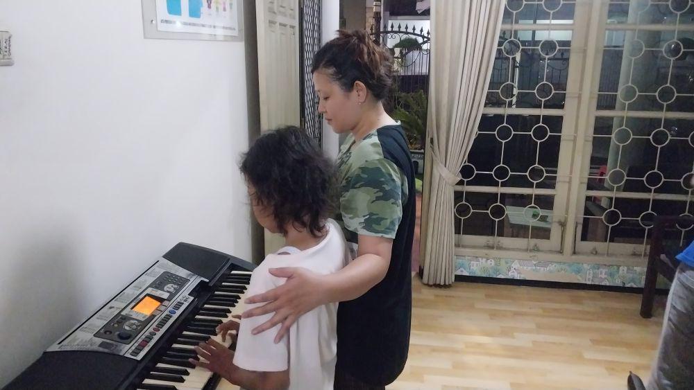 Kisah Gadis Belia Surabaya, Berdamai dengan Gagal Ginjal