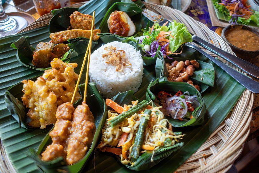 [QUIZ] Dari Cara Kamu Menikmati Nyepi, Ini Kuliner Bali yang Wajib Kamu Coba!
