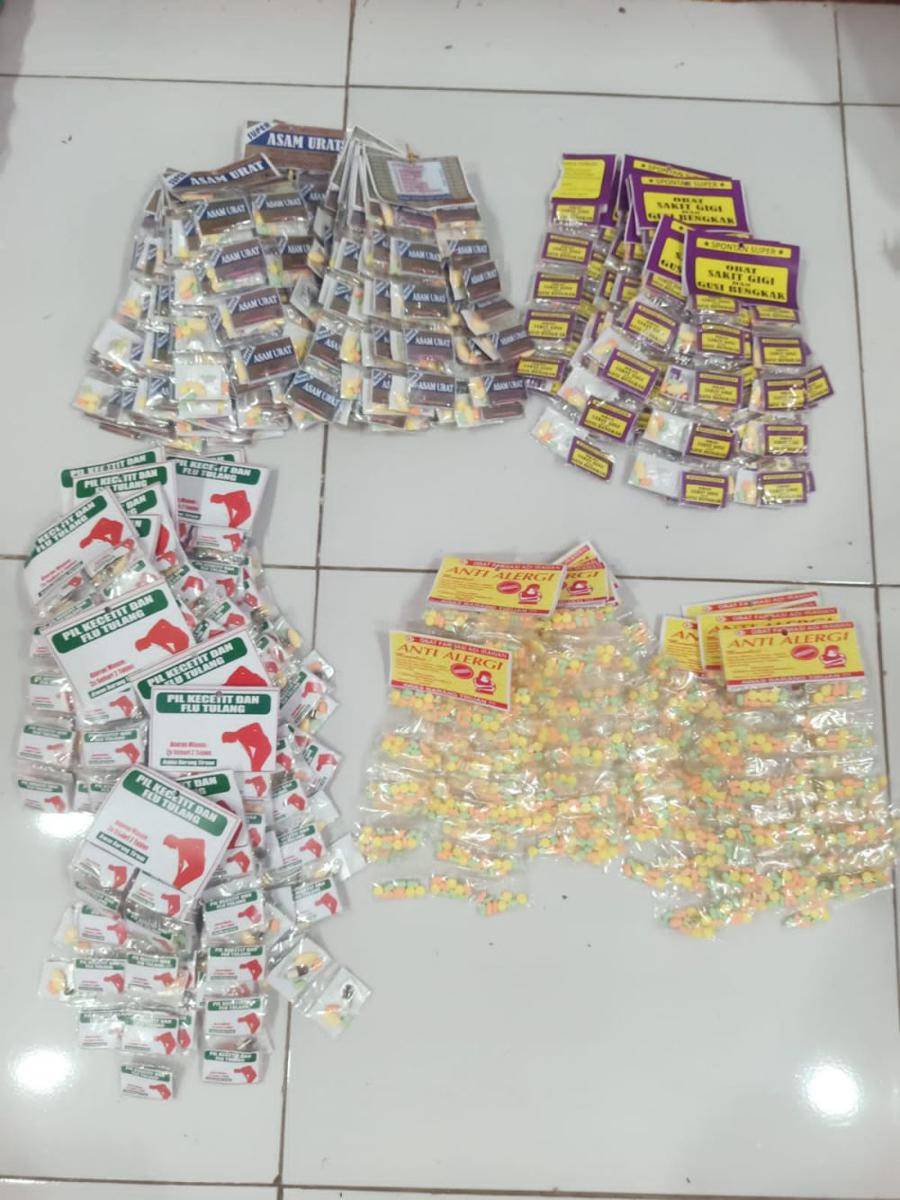 Barang bukti kasus peredaran obat-obatan ilegal di Pasar Gedangan. (Dok. Humas Polres Malang)