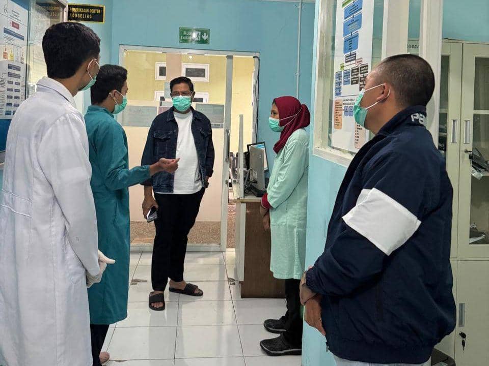 Bupati Lotim saat  sidak ke RSUD Selong (IDN Times/Ruhaili)