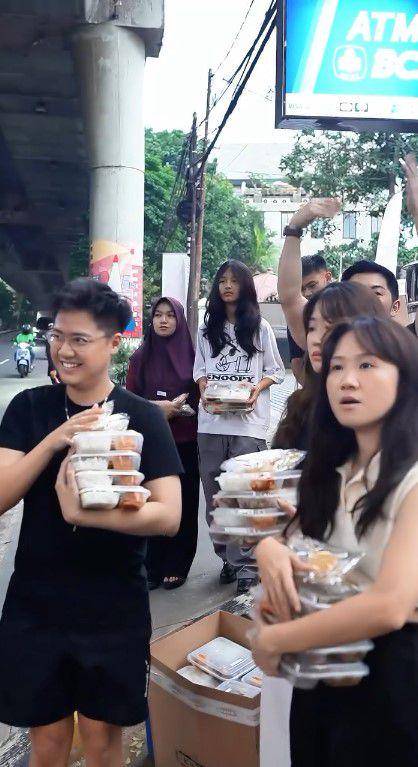 Nicky Tirta berbagi makanan buka puasa (instagram.com/nickytirta)