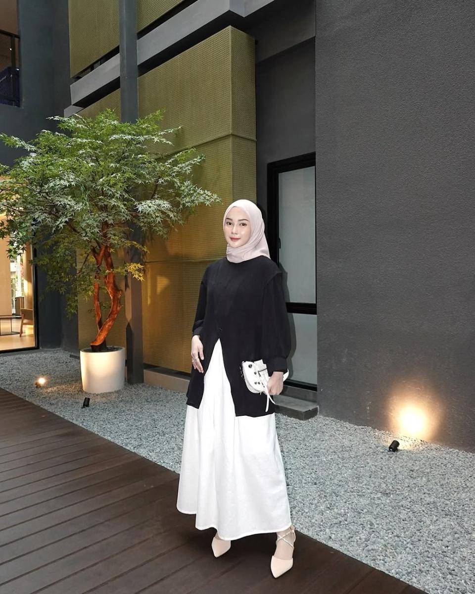 Inspirasi OOTD ala selebgram Nabilah (instagram.com/nabilahcil)