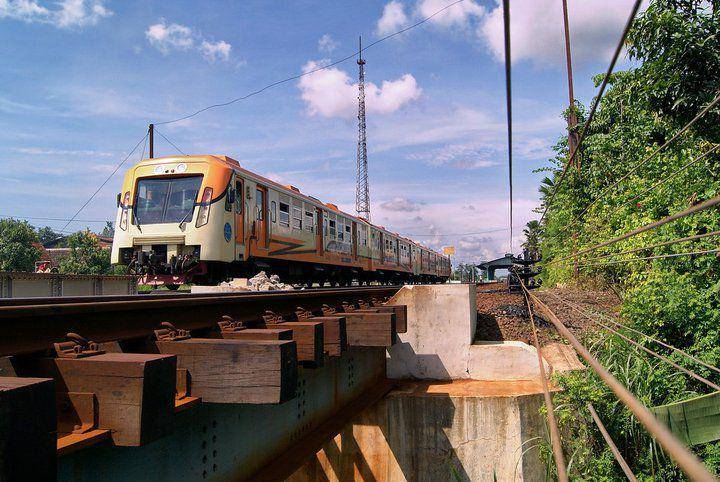 Kereta Api Madiun Jaya (commons.wikimedia.org/pecinta.ka)