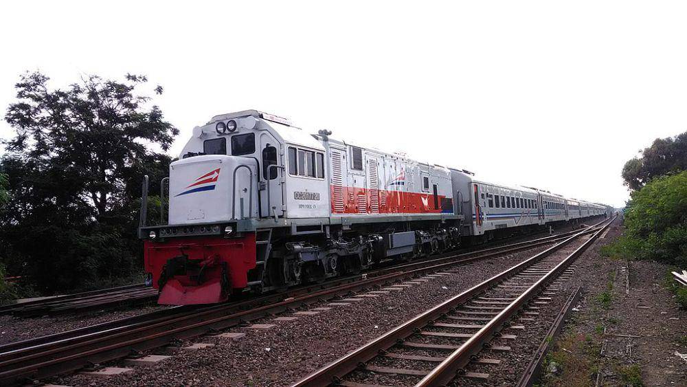 Kereta Api Matarmaja (commons.wikimedia.org/Syaifan Bahtiar Nirwansyah)