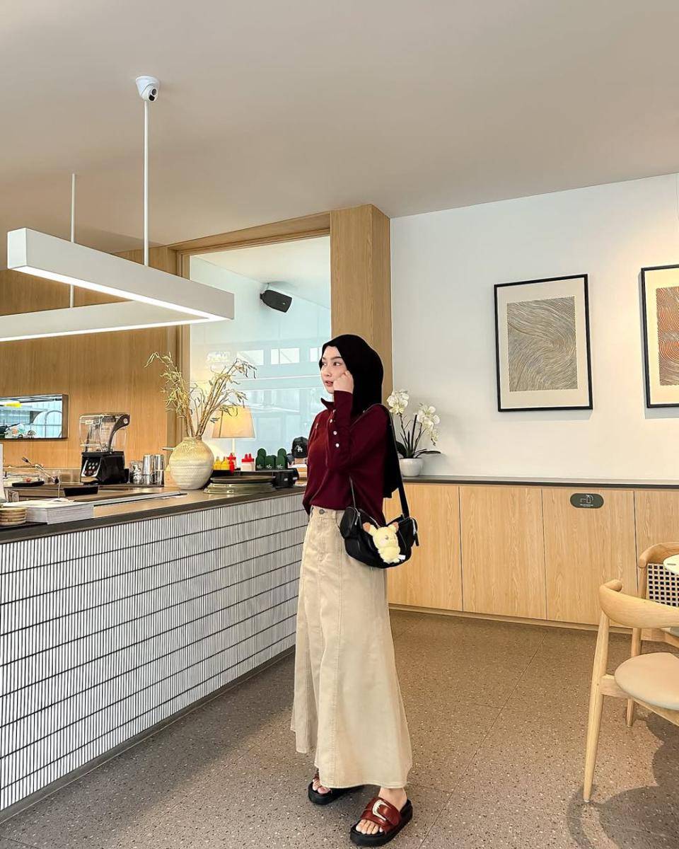 Inspirasi OOTD ala selebgram Nabilah (instagram.com/nabilahcil)