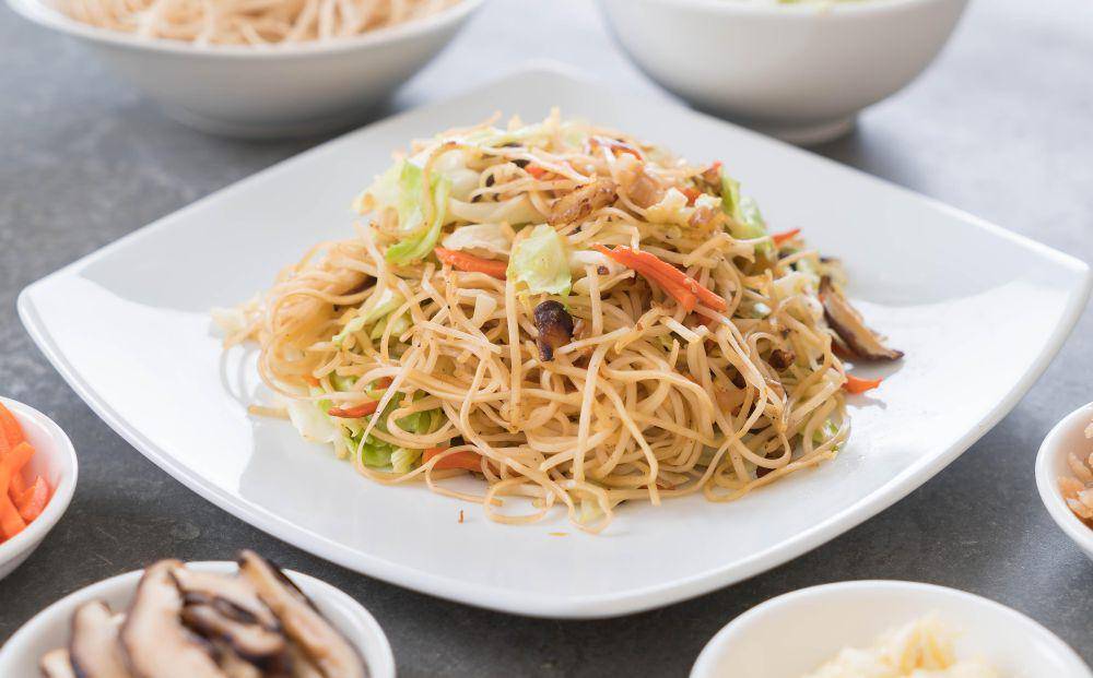 ilustrasi mie bihun (freepik.com/ topntp26)