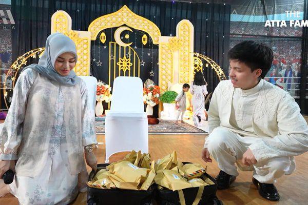 8 Potret Atta dan Aurel Buka Puasa Bareng Karyawan, Bagi-bagi THR 2025