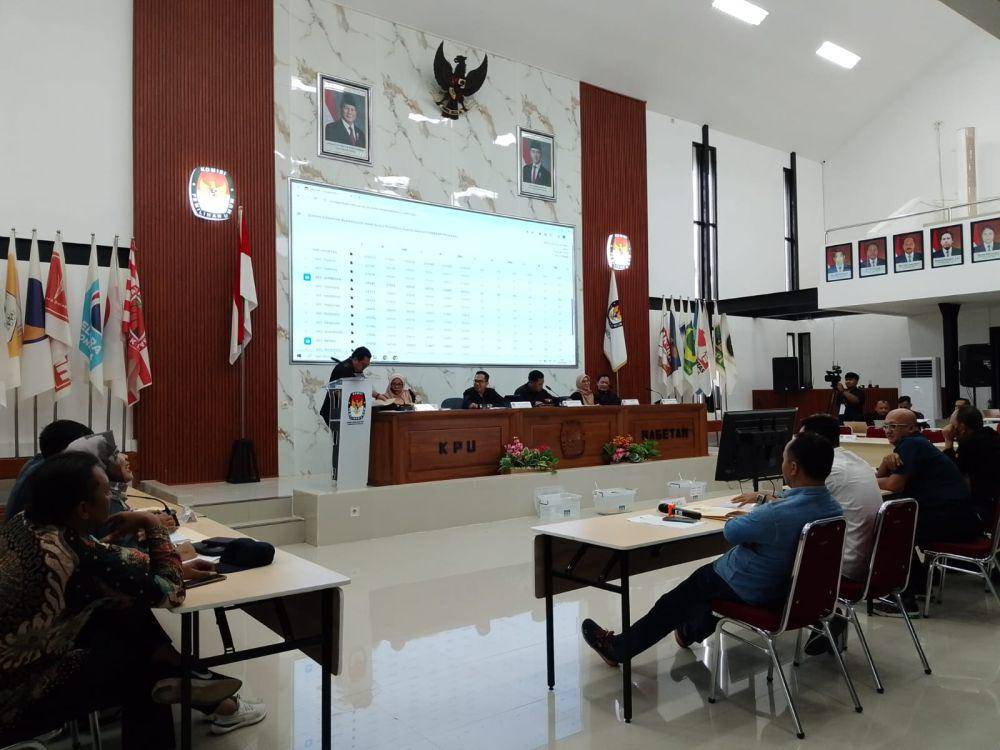 Rekapitulasi hasil penghitungan suara PSU Magetan. IDN Times/ Riyanto.