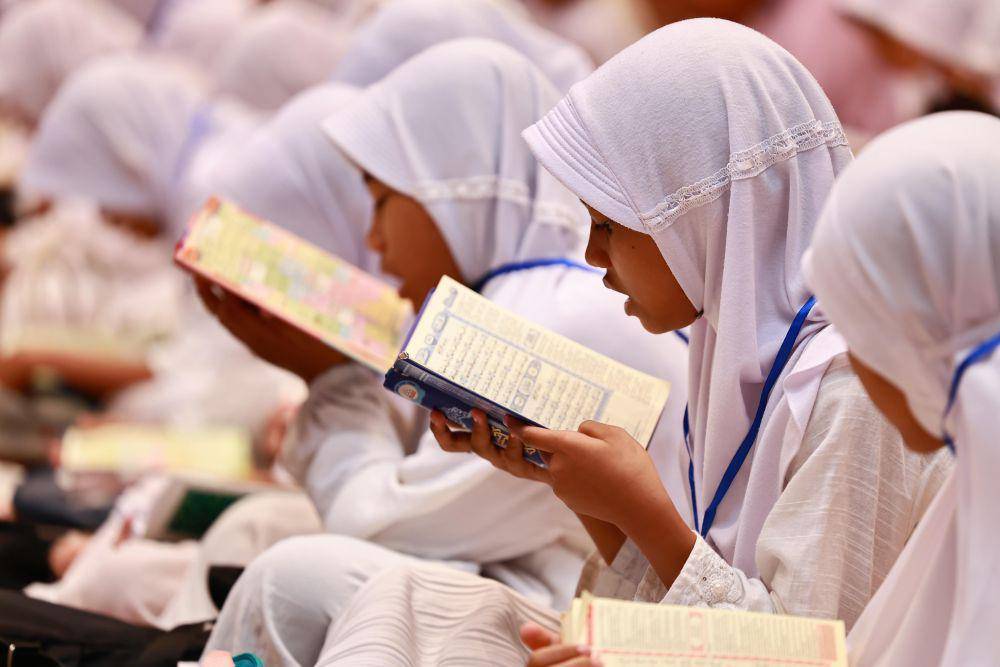 PT Pertamina (Persero) maksimalkan bulan Ramadan dengan program santunan dan khataman Al Quran bersama masyarakat, anak yatim, dan dhuafa. (Dok. Pertamina)