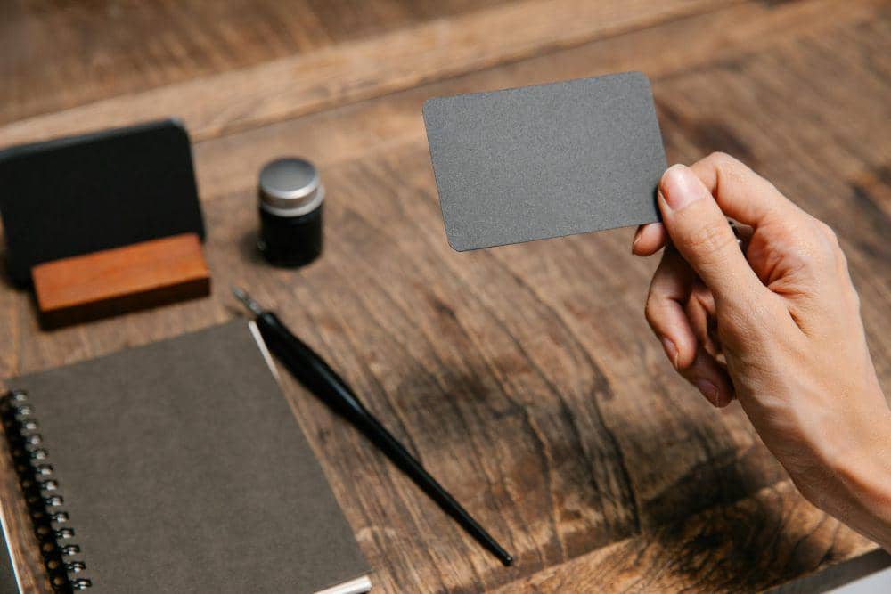 ilustrasi rebranding (pexels.com/Angela Roma)