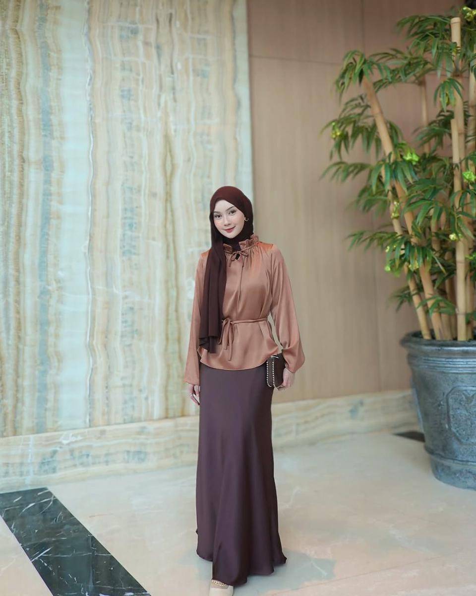 Inspirasi OOTD ala selebgram Nabilah (instagram.com/nabilahcil)