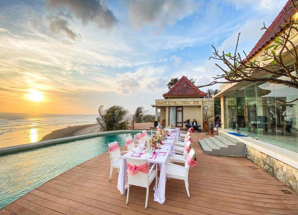 Queen of The South Beach Resort & Hotel, Gunungkidul, Yogyakarta (instagram.com/queenofthesouth.parangtritis)