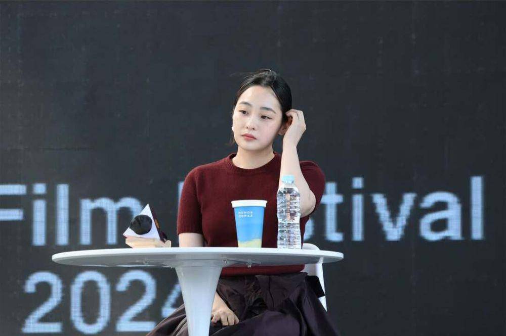 Kim Min Ha (instagram.com/noon_company)
