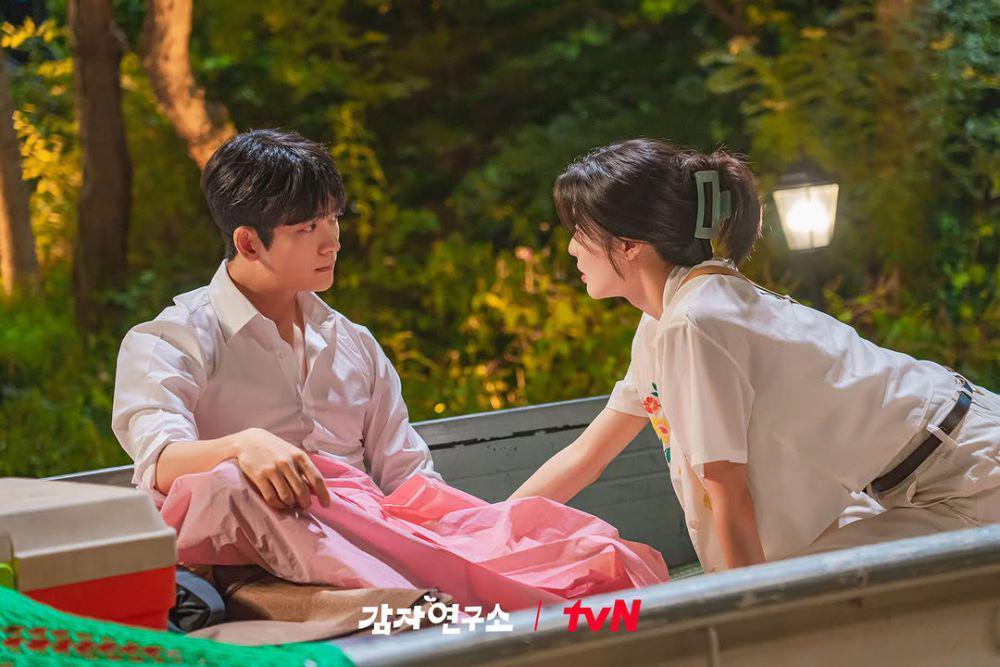 7 Sikap Tarik Ulur Baek Ho pada Mi Kyung di The Potato Lab, Labil!
