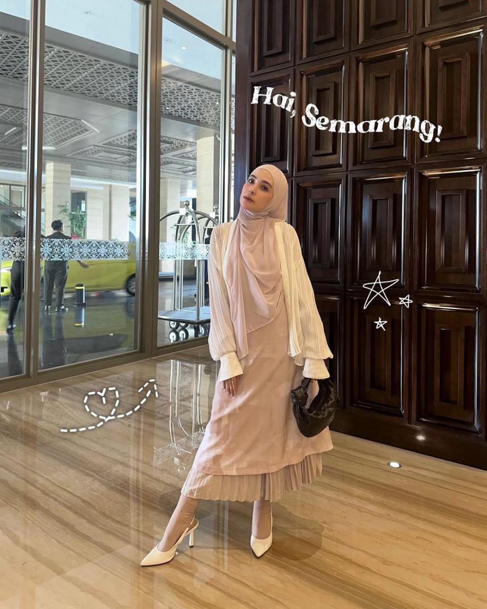 ide styling OOTD bukber ala Hamidah Rachmayanti (instagram.com/hamidahrachmayanti)