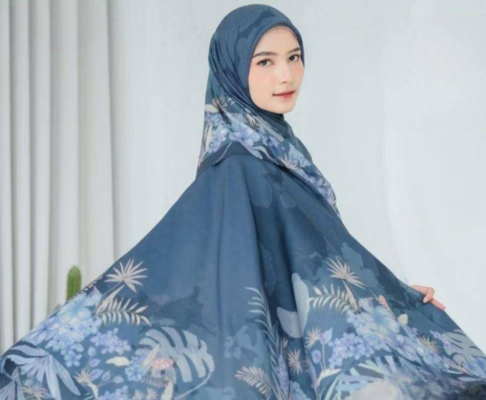 rekomendasi scarf motif untuk Lebaran 2025 (instagram.com/sofeeyahijab)