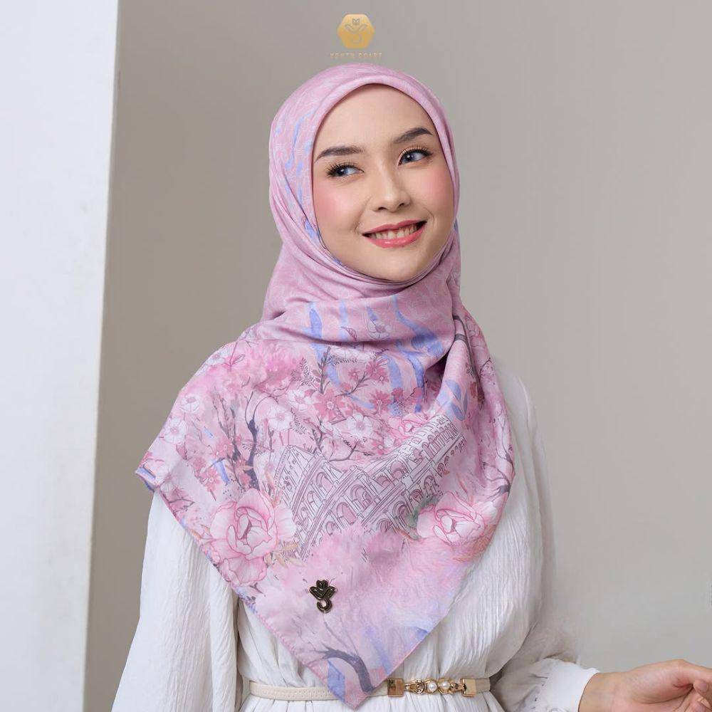 rekomendasi scarf motif untuk Lebaran 2025 (instagram.com/youthscarf_id)