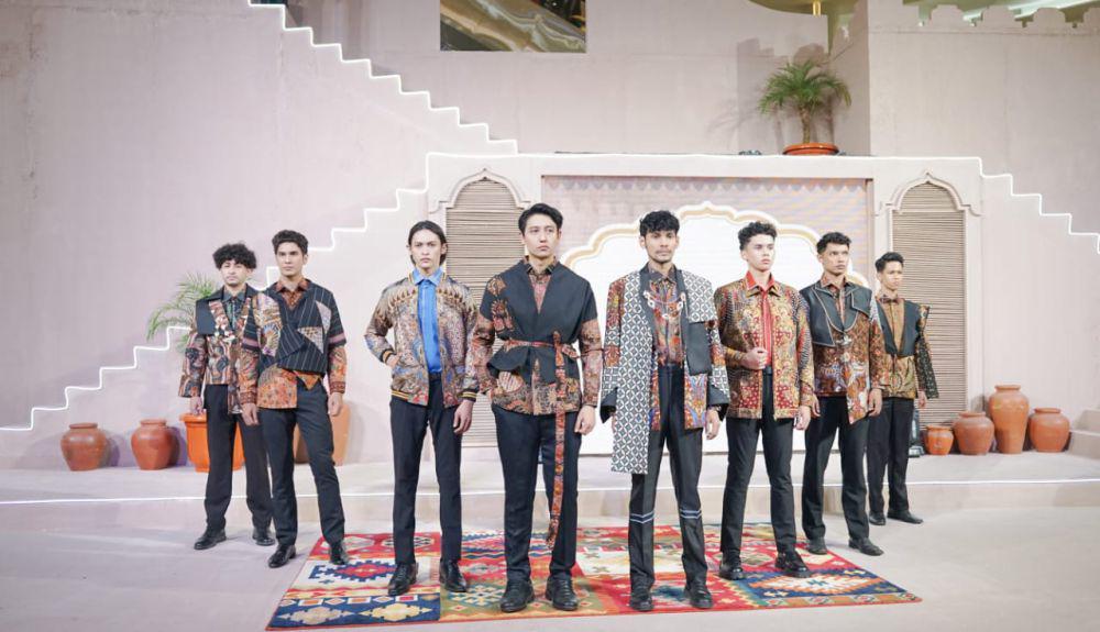 Embroidery Jadi Tren Busana Muslim Pria di Ramadan Runway 2025