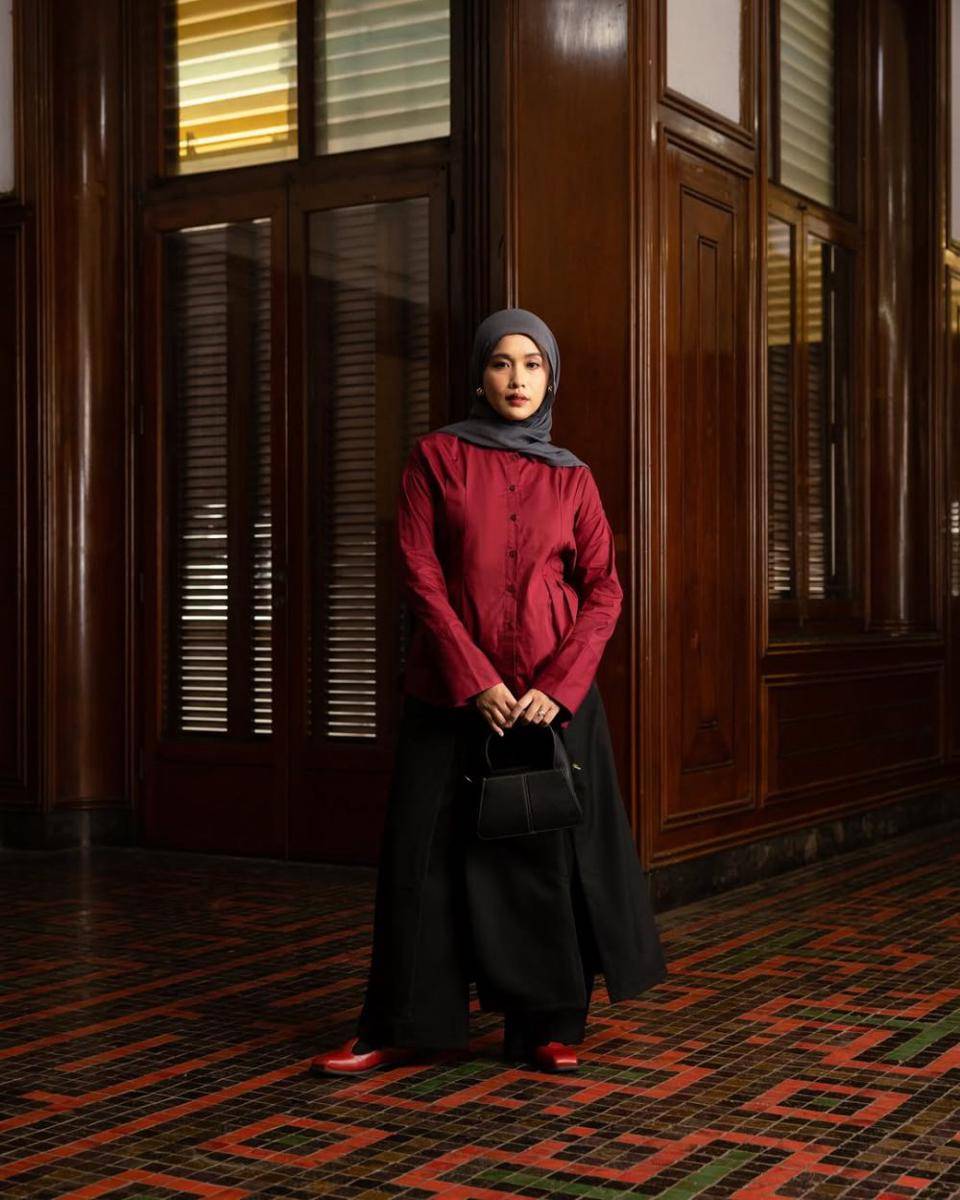 mix and match outfit merah ala Ana Octarina (instagram.com/anaoctarina)