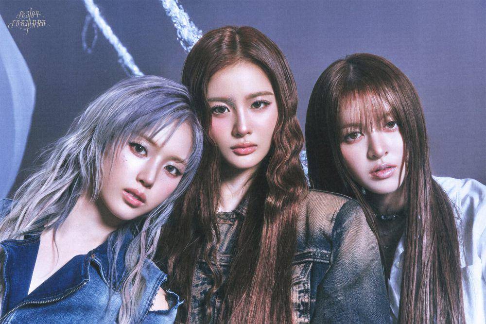 potret NMIXX di EP Fe3O4: FORWARD (x.com/NMIXX_official)