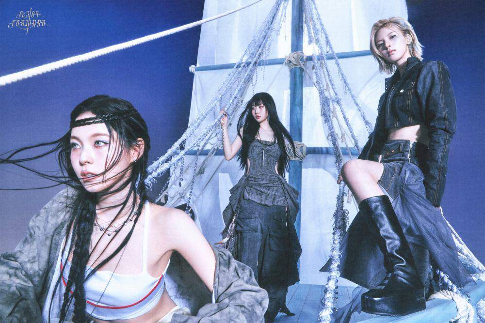 potret NMIXX di EP Fe3O4: FORWARD (x.com/NMIXX_official)