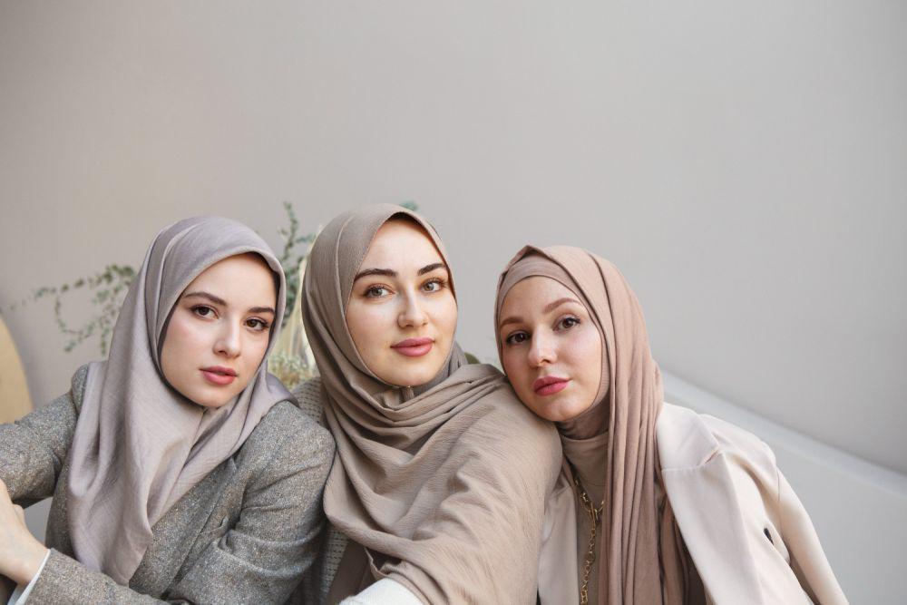 Ilustrasi style wanita berkerudung (freepik.com/freepik)