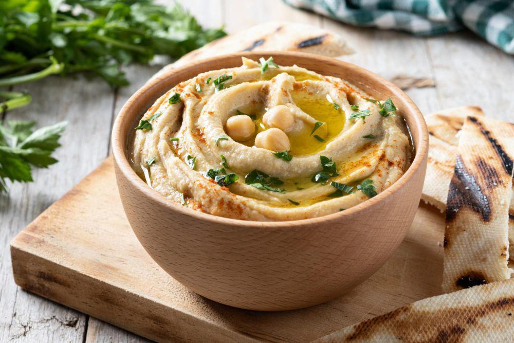 Ilustrasi hummus sayuran (freepik.com/chandlervid85)
