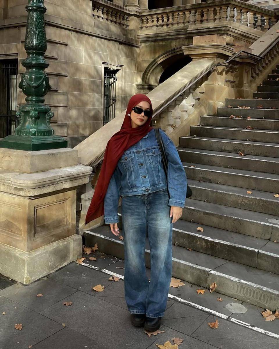 mix and match outfit merah ala Ana Octarina (instagram.com/anaoctarina)